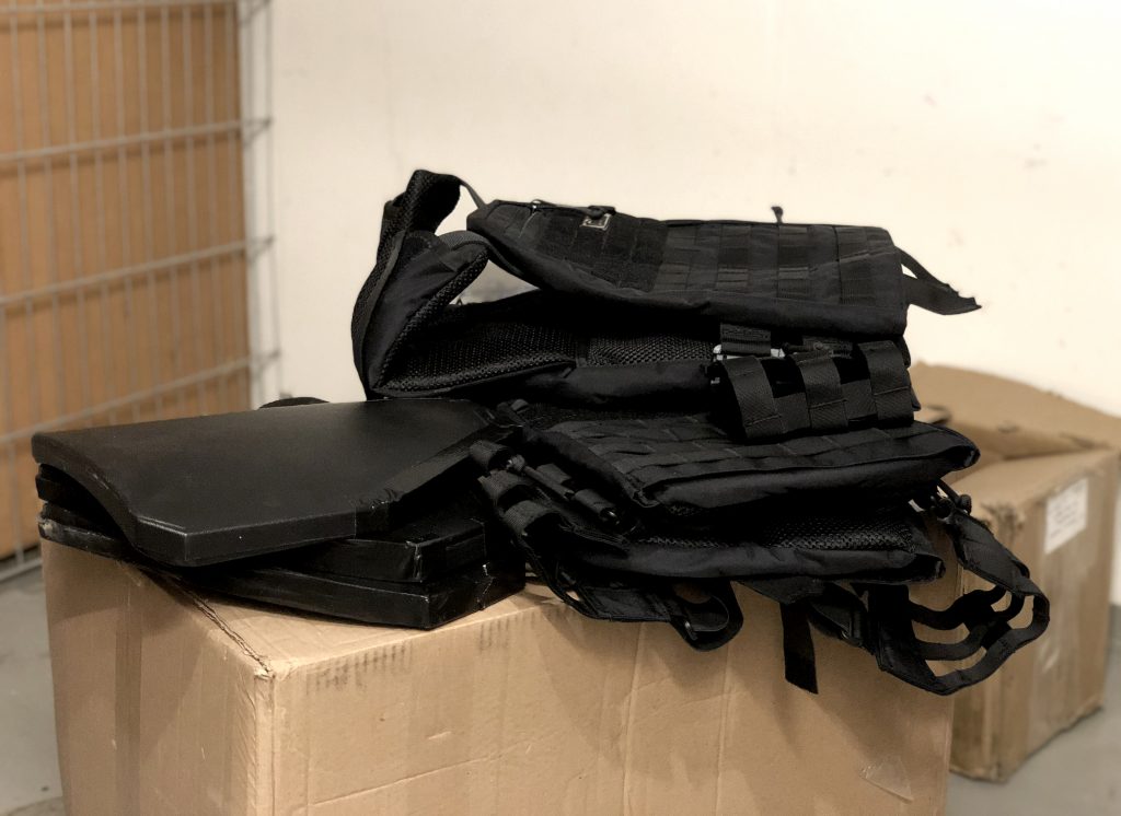 Lightweight bulletproof vests to Ukrainian volunteers Save Ukraine